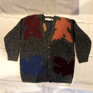 100% Wool fall Cardigan Sweater. Grey with leaves on it. Size M